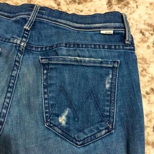 MOTHER brand jeans The Cruiser in graffiti girl; size 27